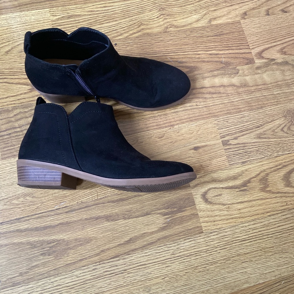 Time and Tru Black Ankle Boots with Brown Sole
